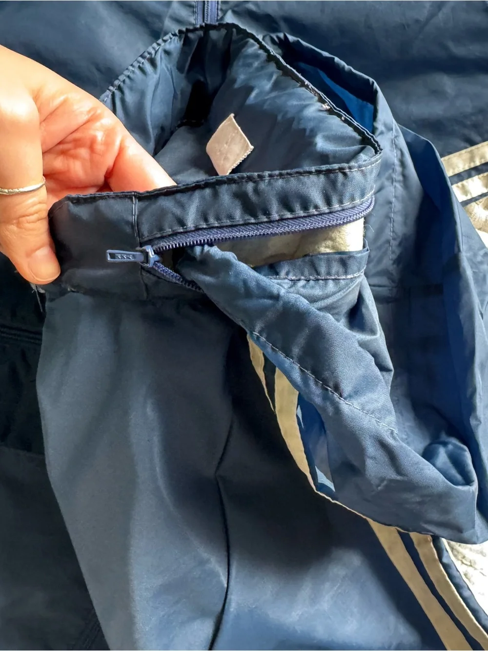 vintage adidas windbreaker - Picture 7 of 8